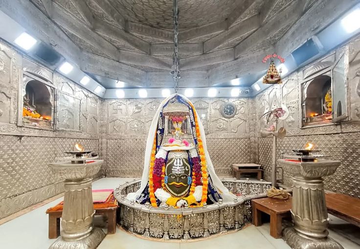 Sacred Shiva Lingam in the sanctum of Mahakaleshwar Temple