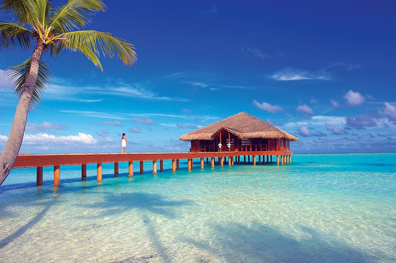 Secluded luxury villa located in the middle of the ocean in the Maldives